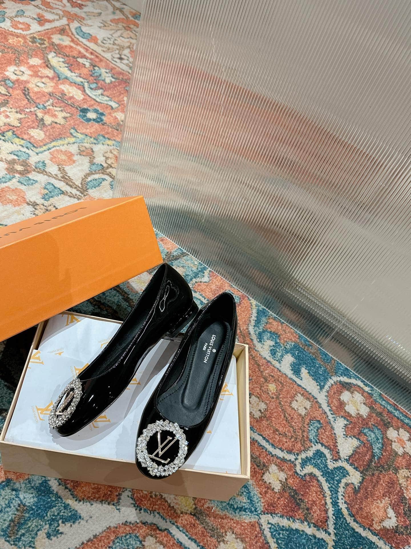 L0vis Vvtt0n Crystal Lv Ballet Flats Black