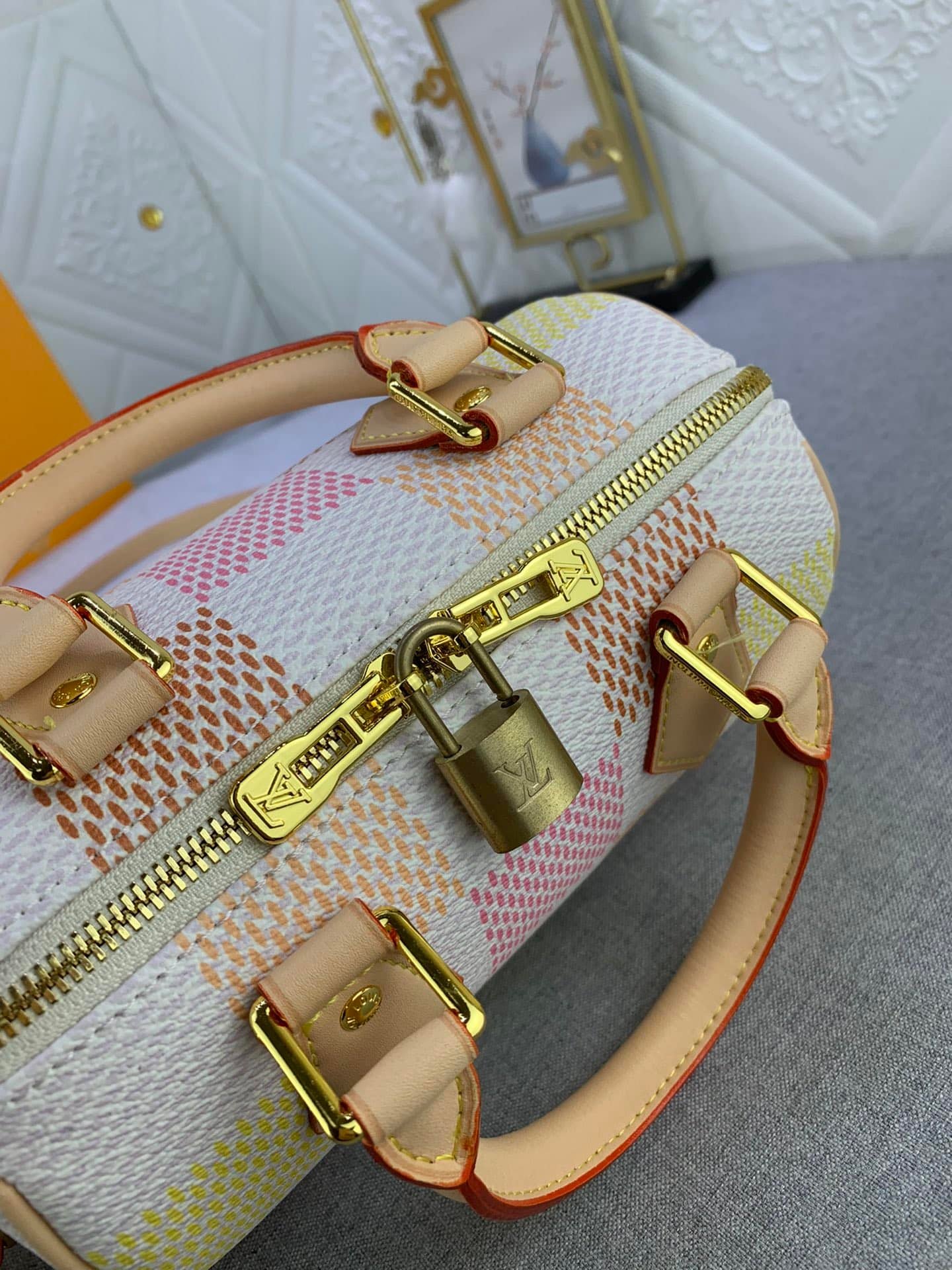 L0vis Vvtt0n Speedy Bandoulière Damier Canvas Peach 20Cm