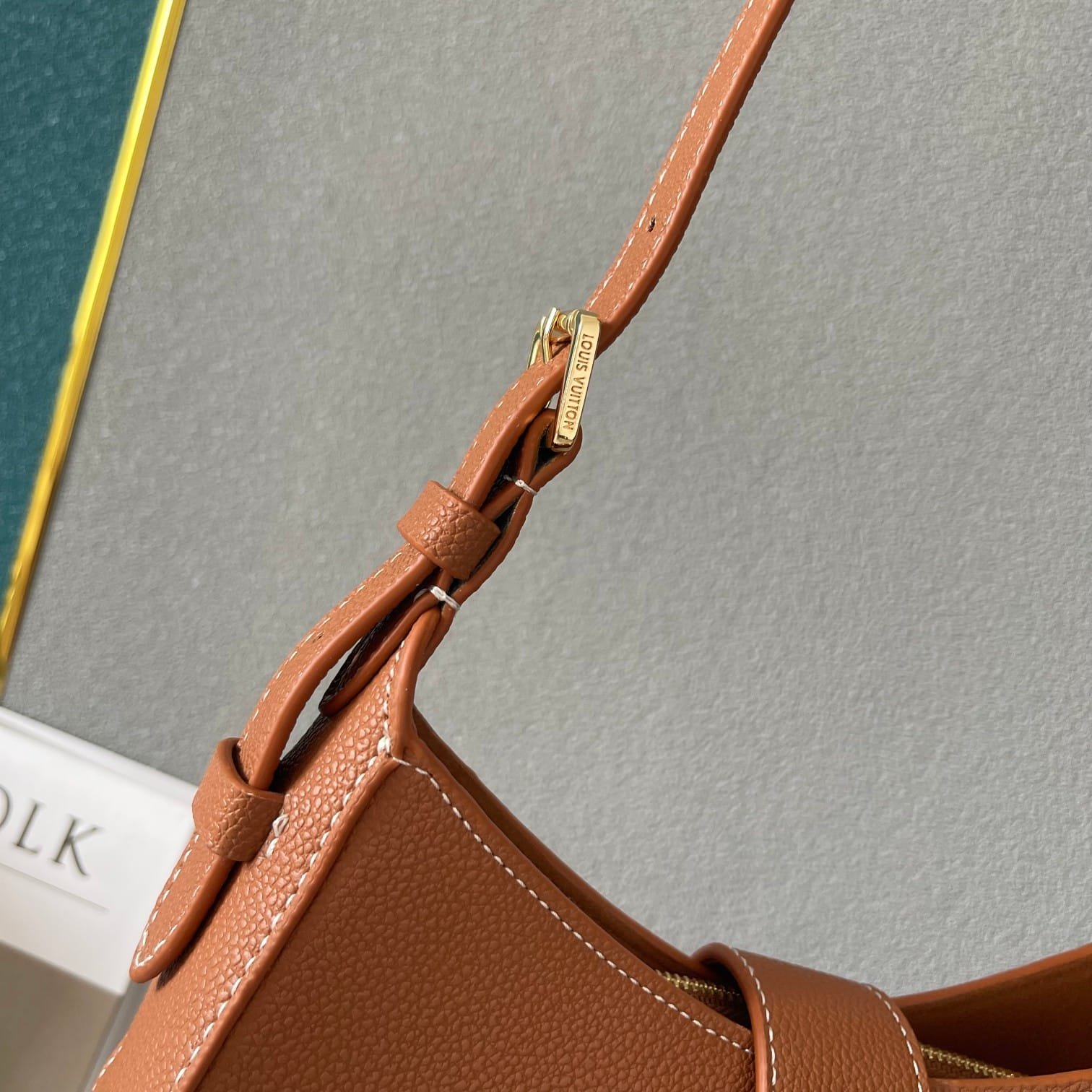L0vis Vvtt0n Low Key Shoulder Bag Brown 25Cm M24885