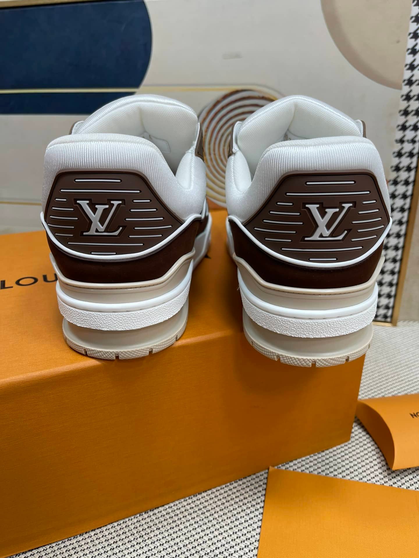 L0vis Vvtt0n Lv Trainer Sneaker Brown 1Ablvb