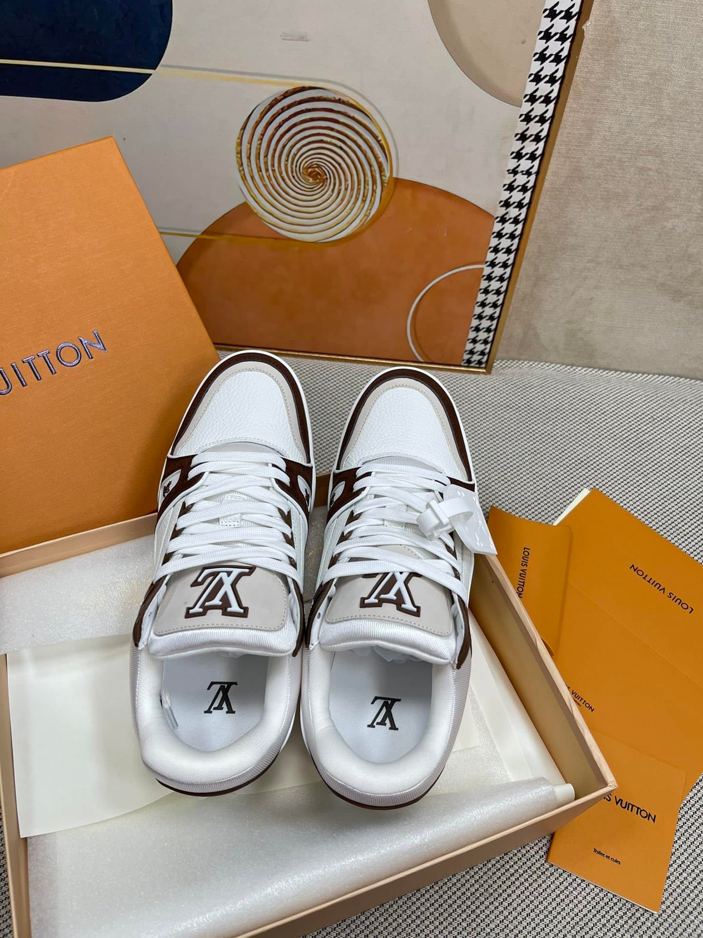 L0vis Vvtt0n Lv Trainer Sneaker Brown 1Ablvb