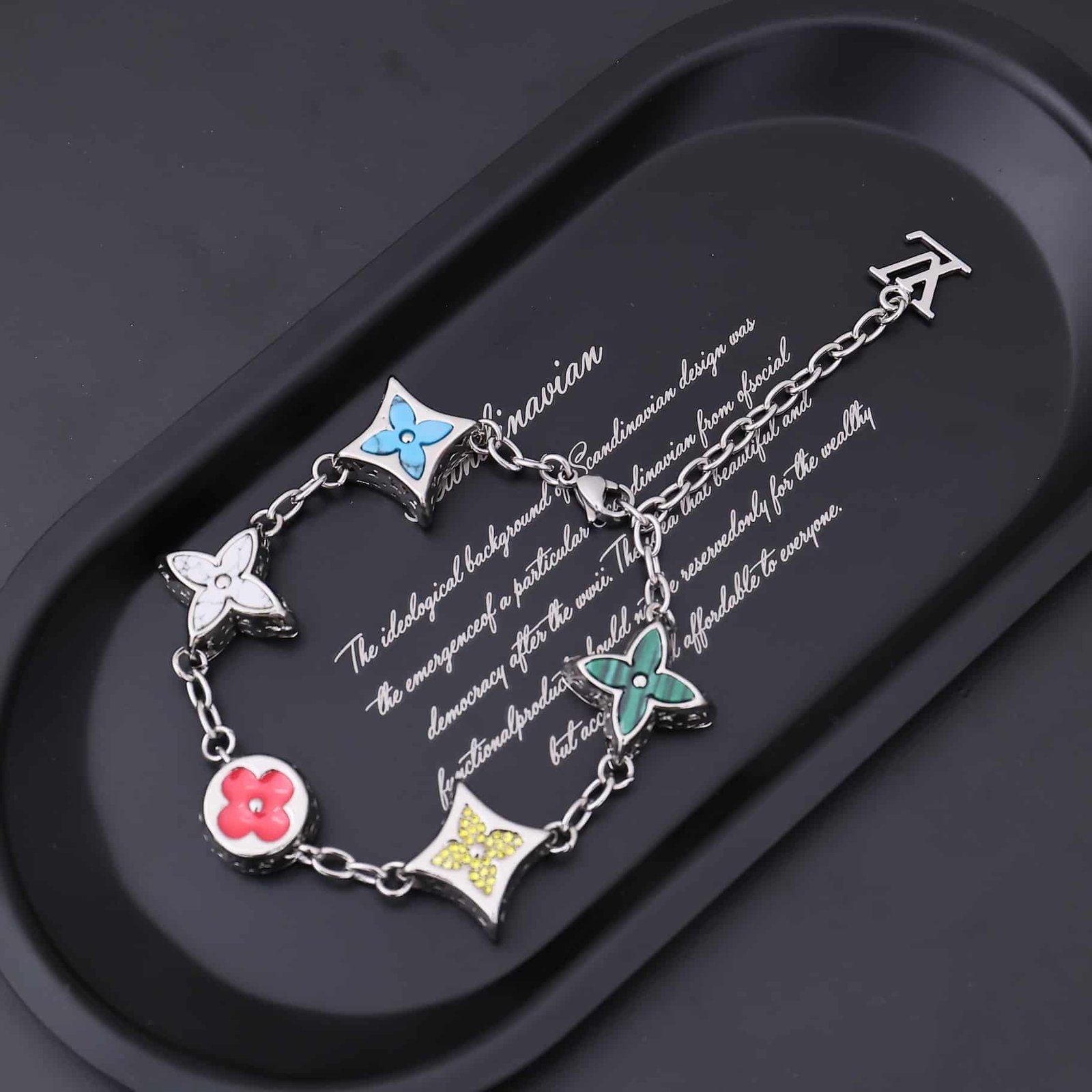 L0vis Vvtt0n Monogram Big Party Bracelet M0955A