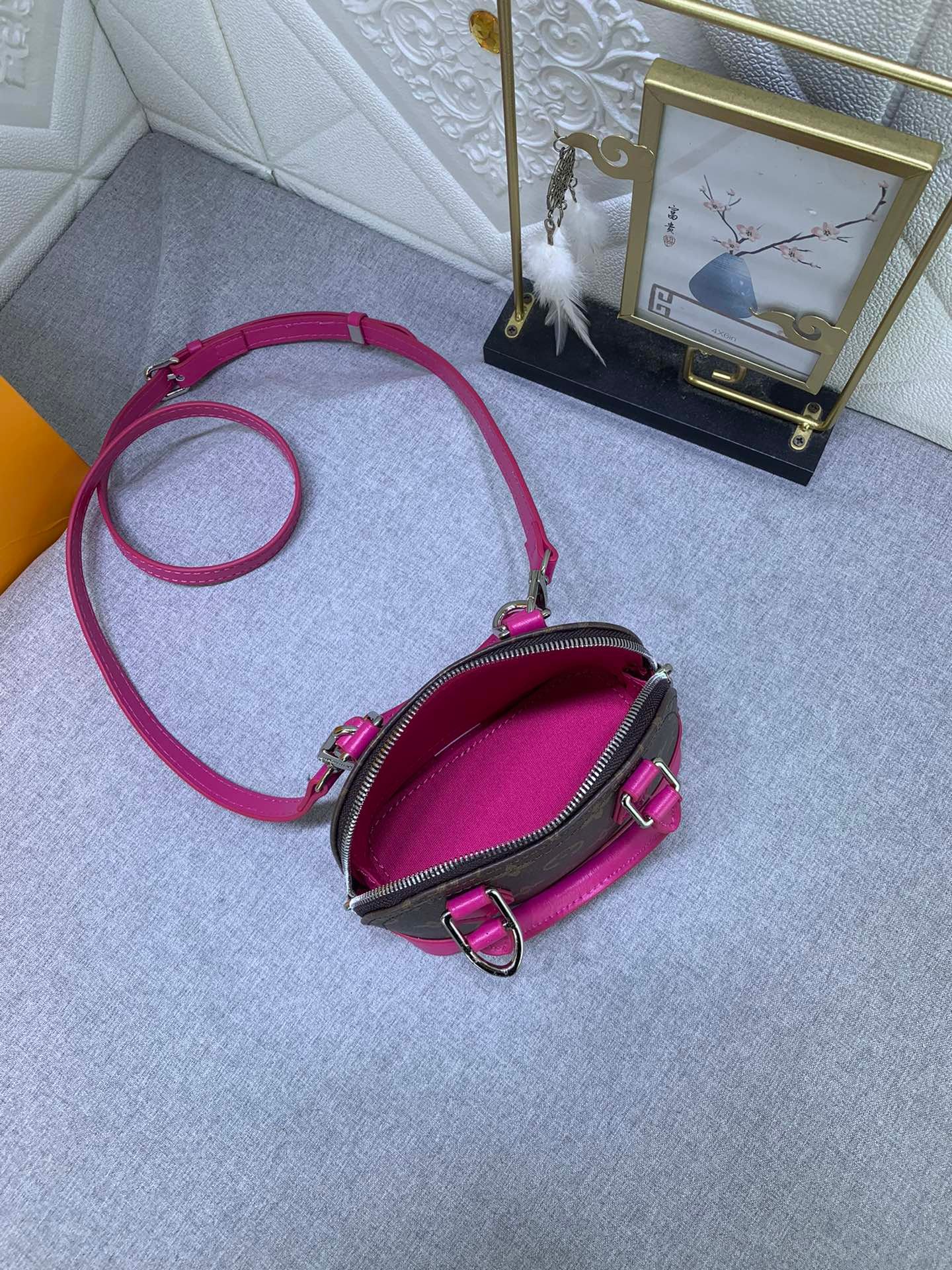L0vis Vvtt0n Mini Alma Monogram Canvas Mix With Pink 18Cm M83206