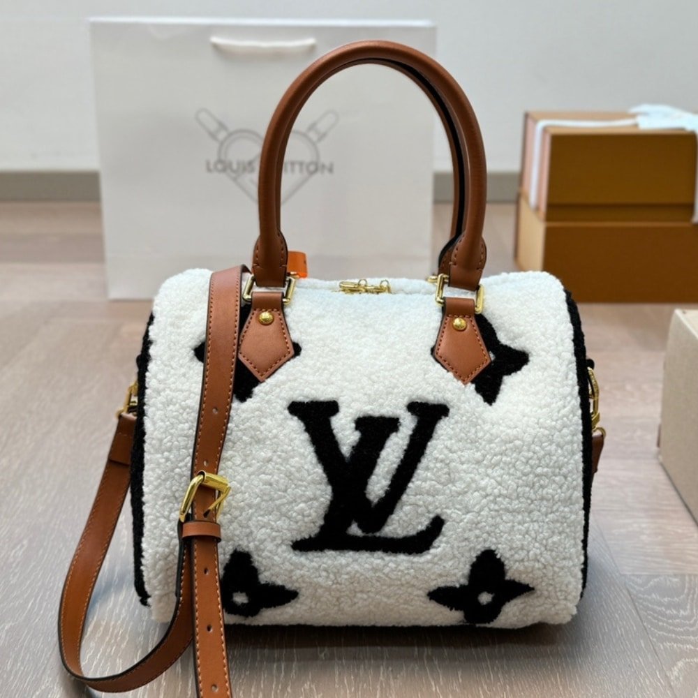 L0vis Vvtt0n Monogram Teddy Speedy Bandouliere White 25Cm