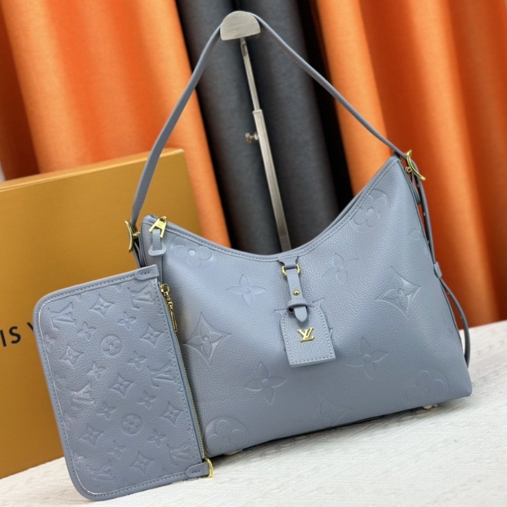 L0vis Vvtt0n Carryall PM Pale Blue 29Cm