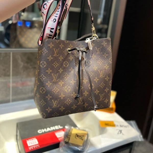 L0vis Vvtt0n Neonoe Monogram Leather Bag Brown 25Cm