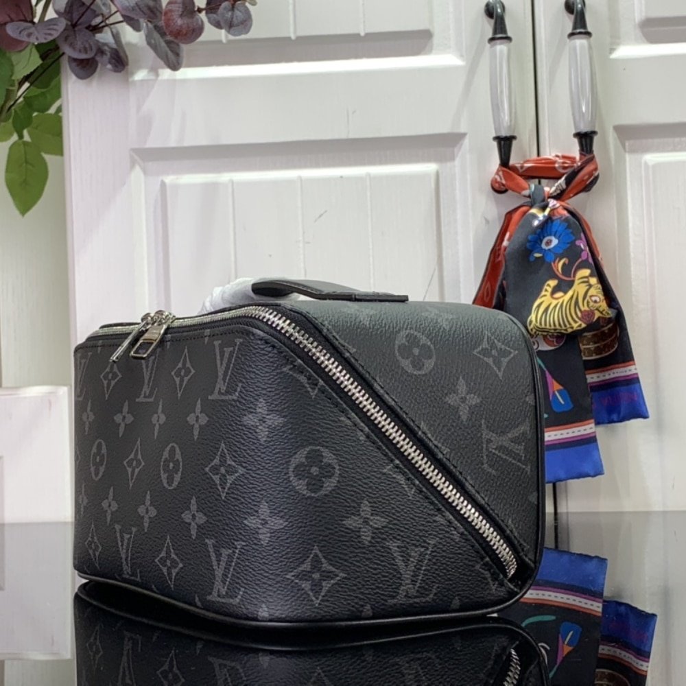 [S*per Vip 1:1] L0vis Vvtt0n Toiletry Bag Monogram Eclipse Canvas Black 24Cm M11508