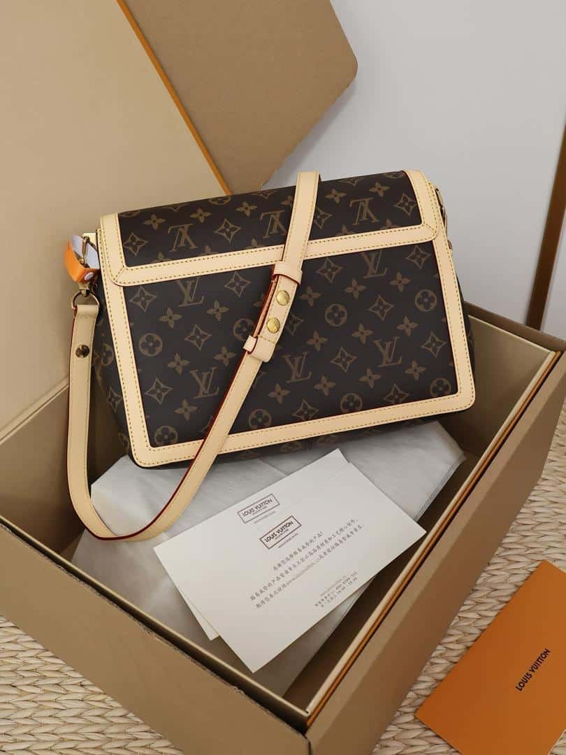 L0vis Vvtt0n Dauphine Soft GM Bag Monogram Canvas Brown 28Cm M47149