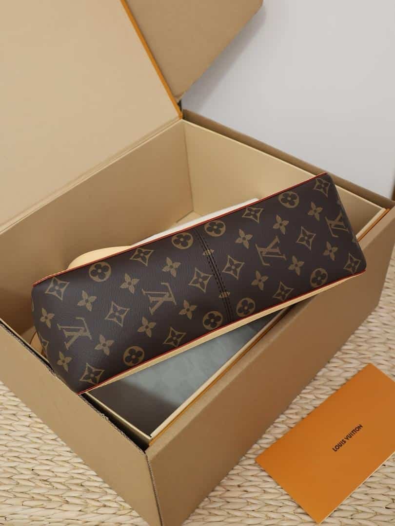 L0vis Vvtt0n Dauphine Soft GM Bag Monogram Canvas Brown 28Cm M47149