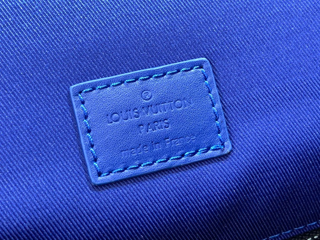 L0vis Vvtt0n Christopher PM Backpack Blue 48Cm M23189