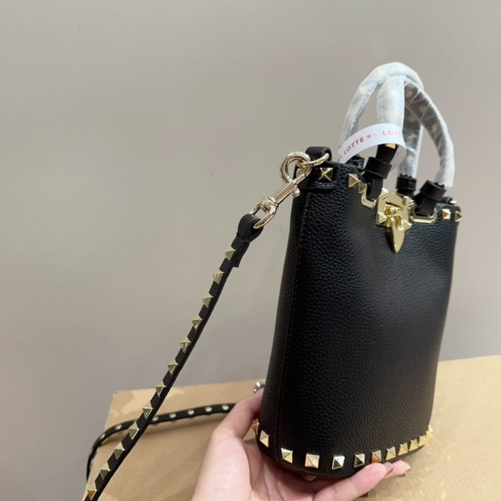 Va1e*ntin0 Rockstud Crossbody Pouch In Grainy Calfskin Black 16Cm 5W2P0W31Vsh 0No