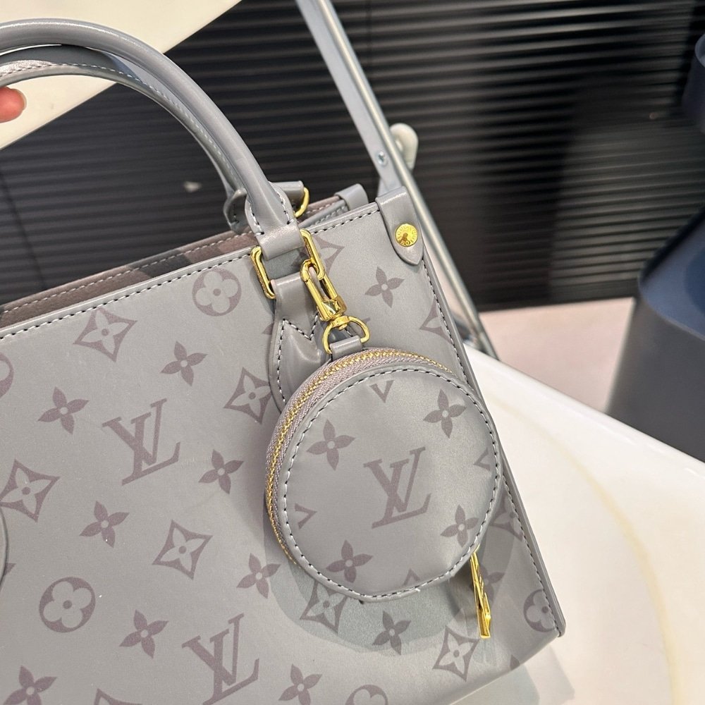 L0vis Vvtt0n Onthego PM Trianon Gray 25Cm M12465