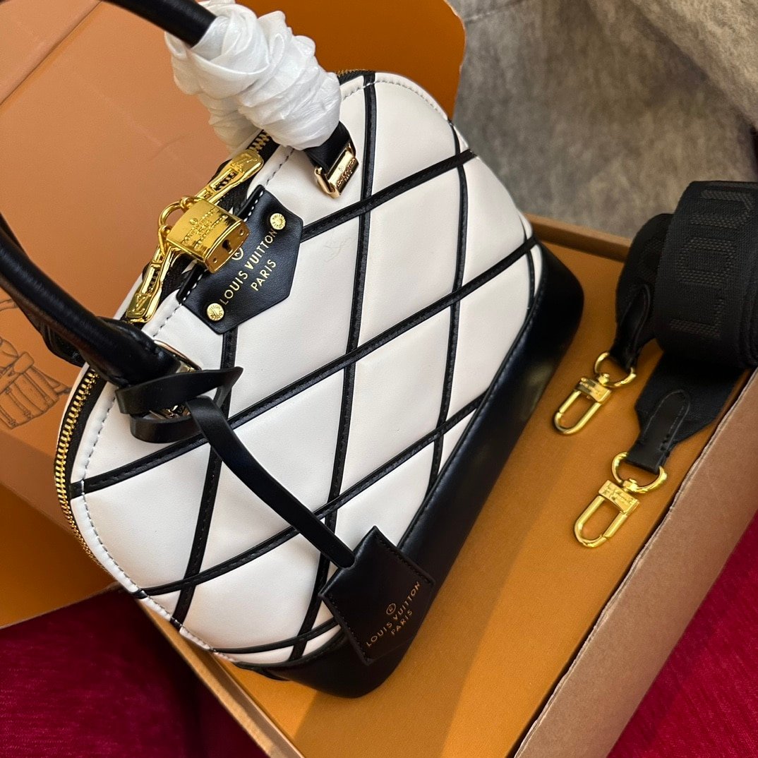 L0vis Vvtt0n Alma Bb Black 24Cm M23761