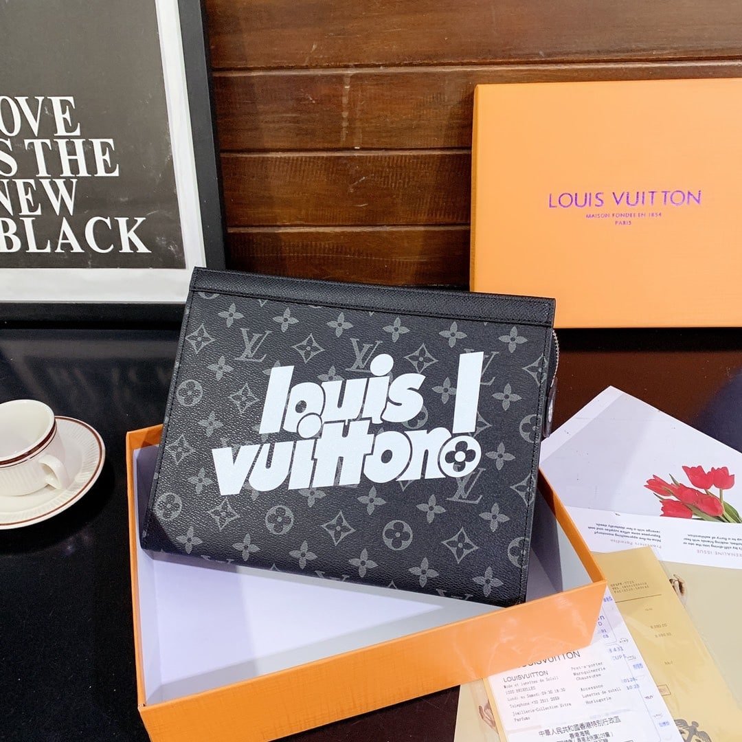 L0vis Vvtt0n Voyage Mm Pochette Monogram Black 26Cm