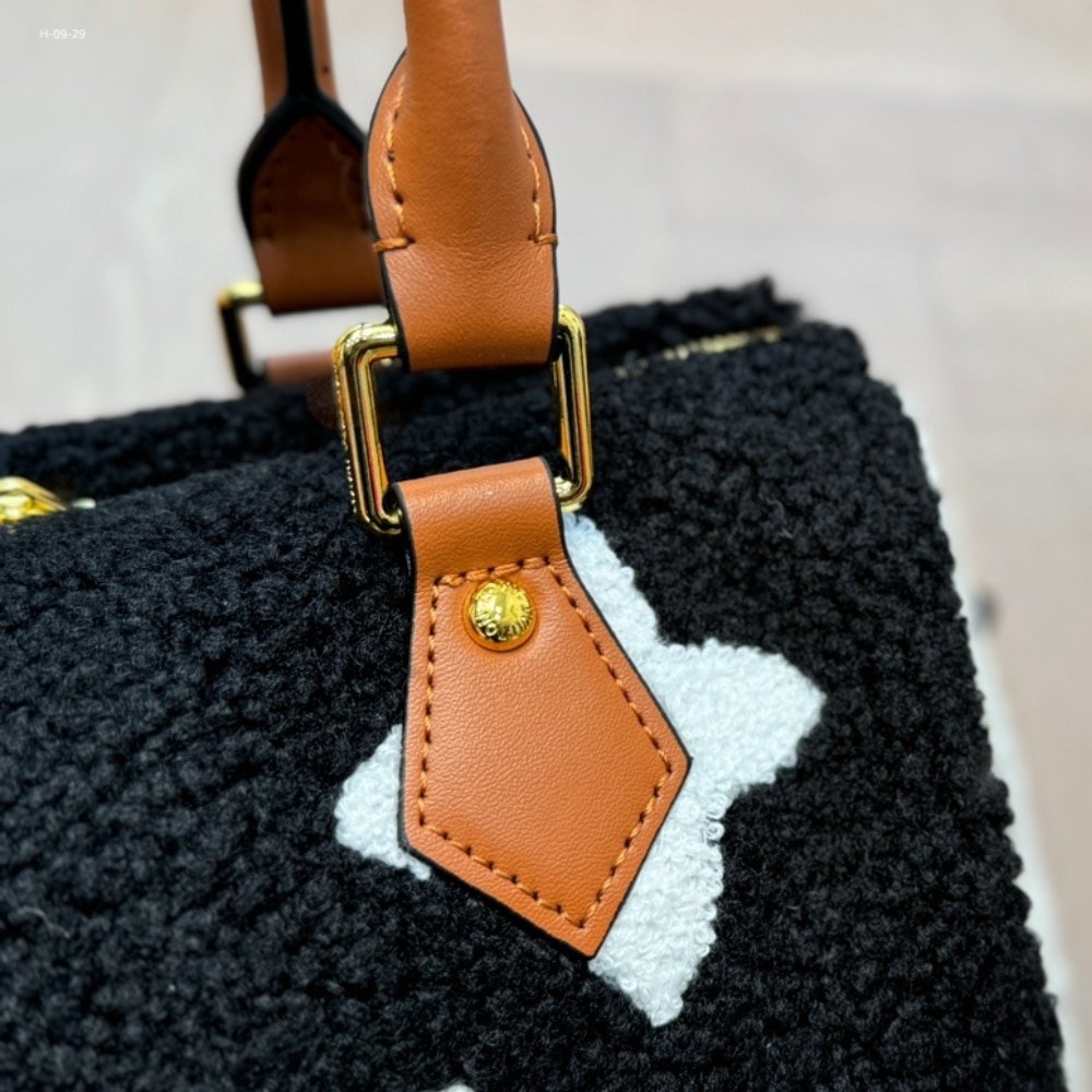 L0vis Vvtt0n Monogram Teddy Speedy Bandouliere Black White 25Cm