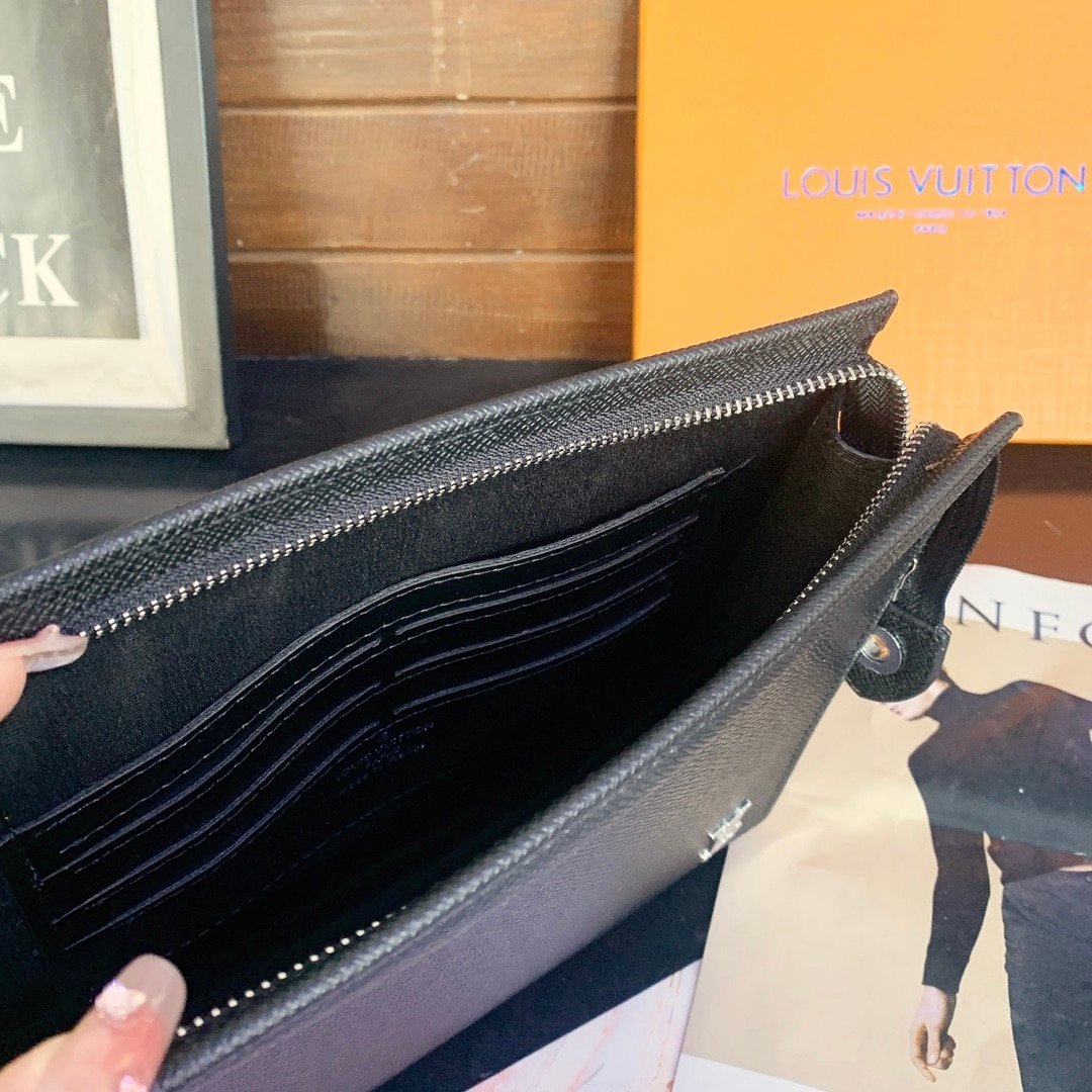 L0vis Vvtt0n Voyage Mm Pochette Black 26Cm M30450