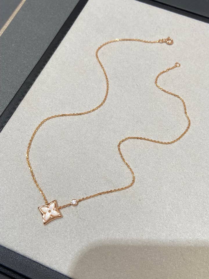 L0vis Vvtt0n Colour Blossom Bb Star Pendant Pink Gold Pink Mother Of Pearl And D1am0nd Q93612