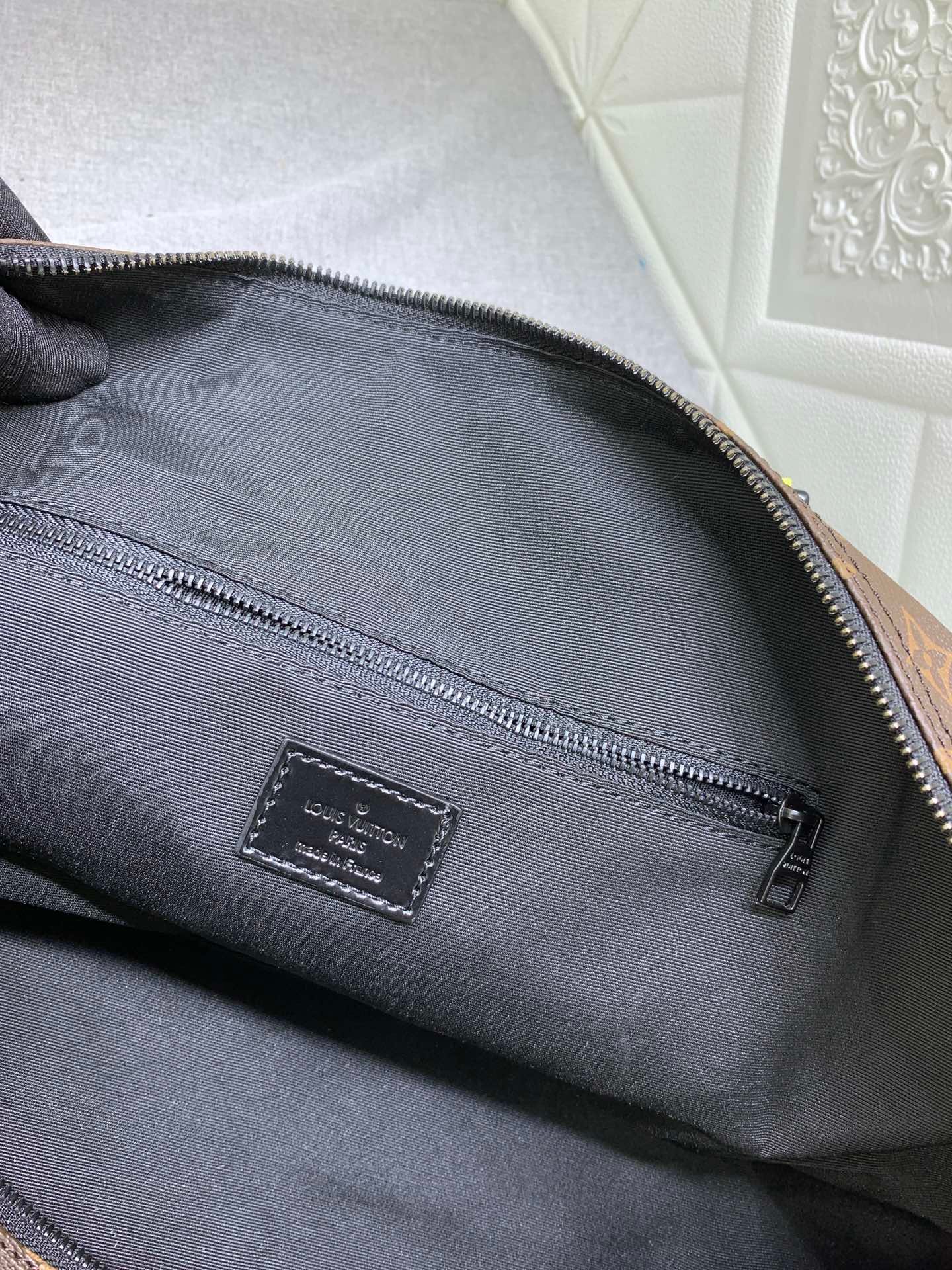 L0vis Vvtt0n Keepall Bandoulière 50 Brown And Pink Macassar Canvas