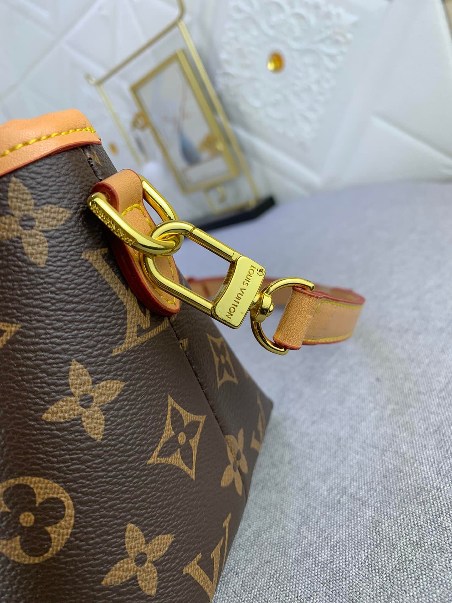 L0vis Vvtt0n Neverfull Mini Brown 22Cm