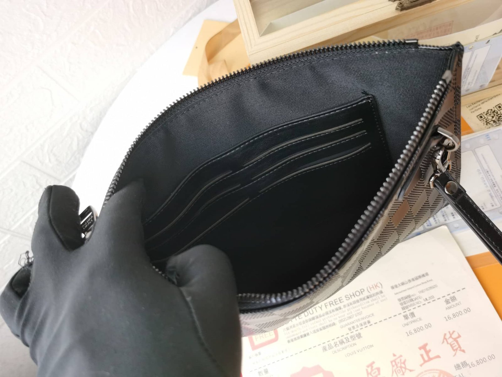L0vis Vvtt0n Pochette Damier Canvas Black 27Cm