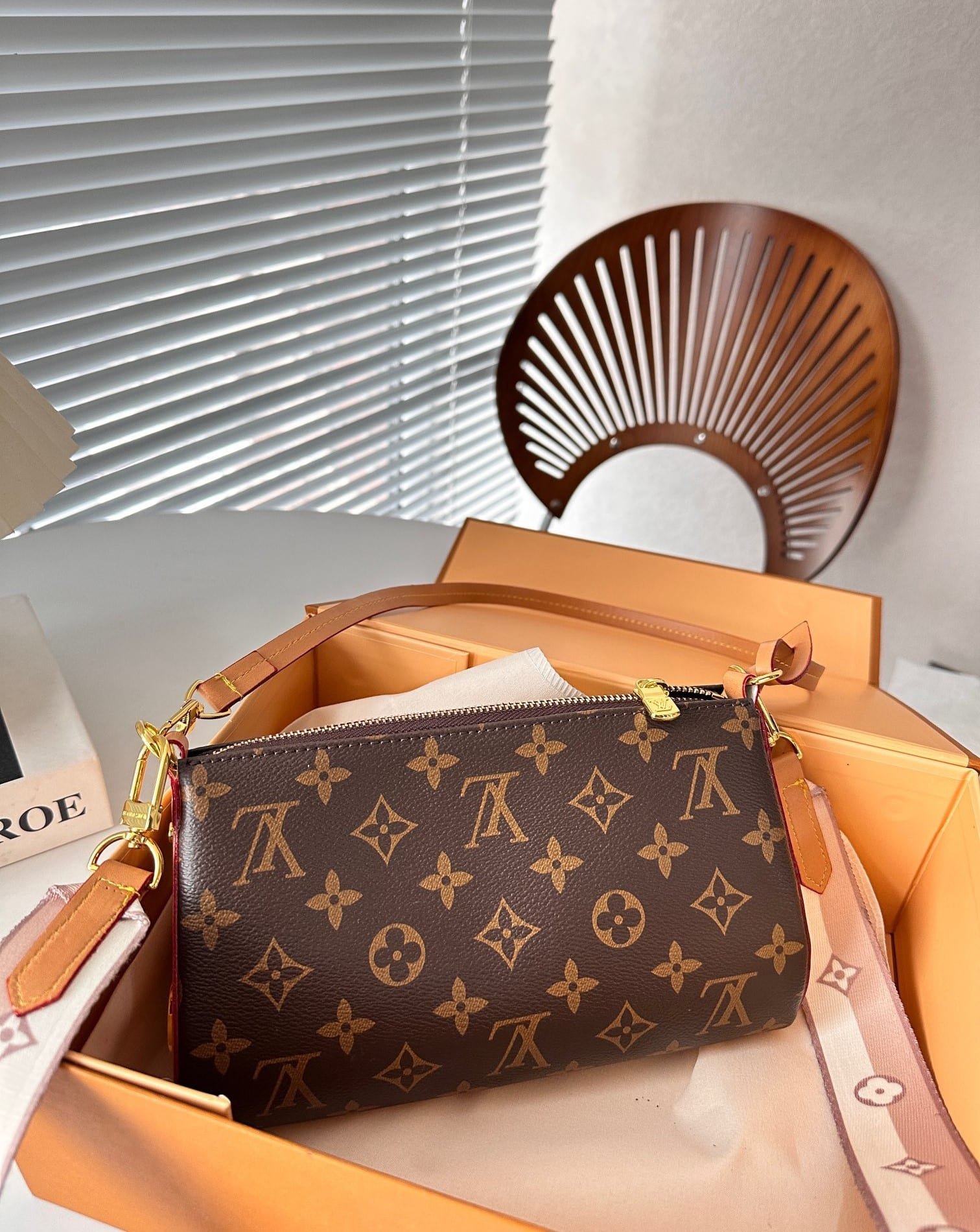 L0vis Vvtt0n Pochette Tirette Monogram Canvas 23Cm M47123