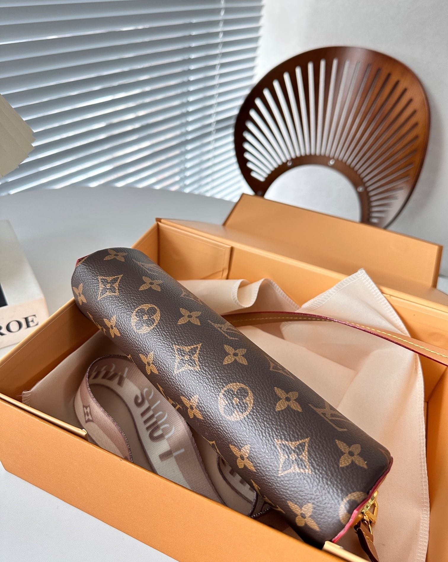 L0vis Vvtt0n Pochette Tirette Monogram Canvas 23Cm M47123