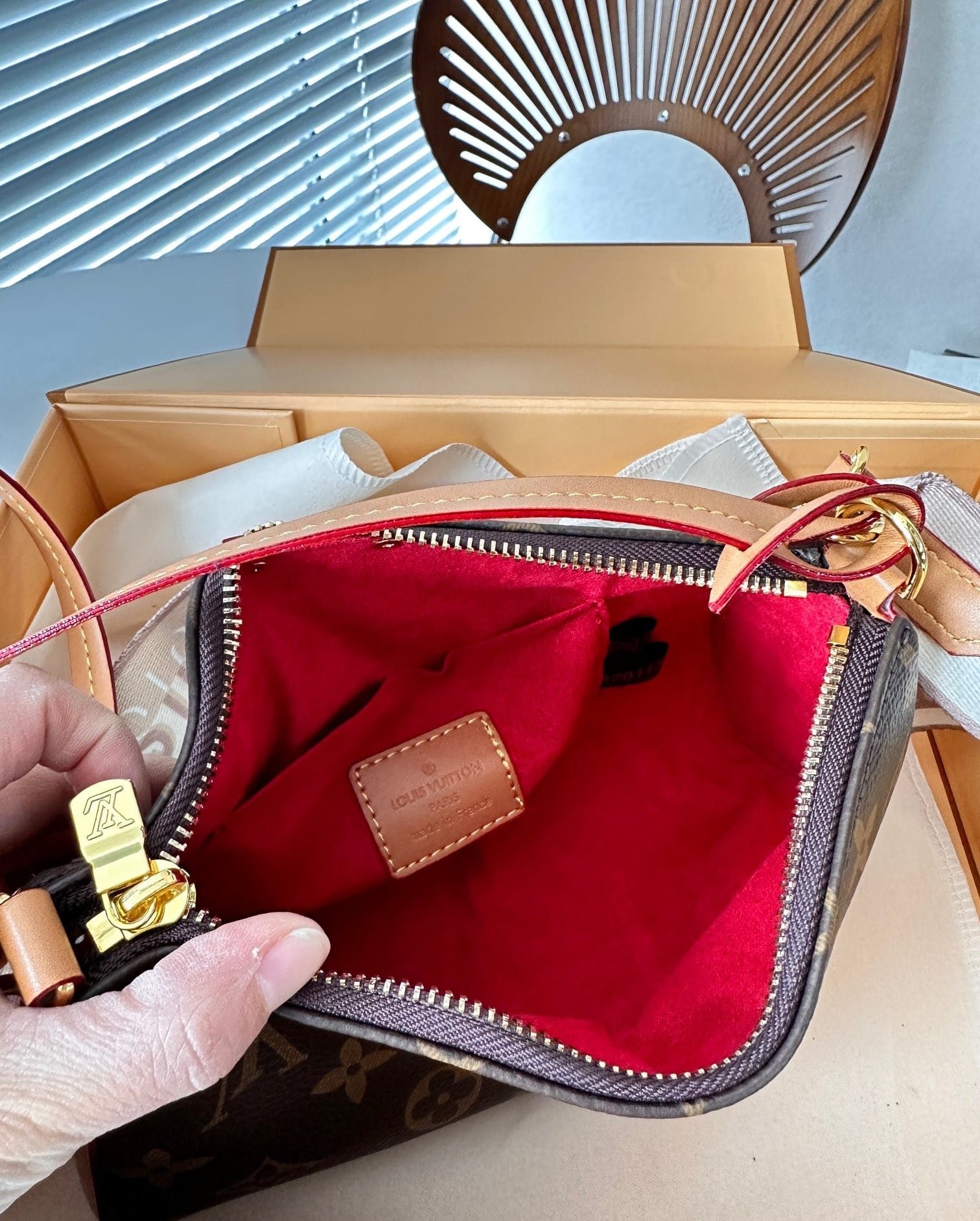 L0vis Vvtt0n Pochette Tirette Monogram Canvas 23Cm M47123