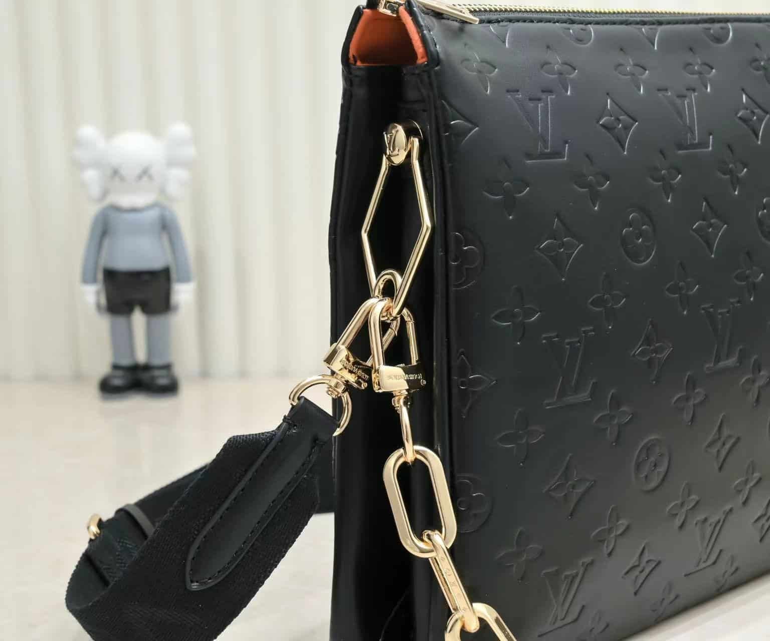 L0vis Vvtt0n Coussin MM Bag Black 34Cm
