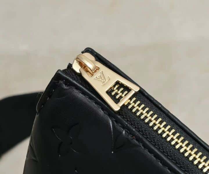 L0vis Vvtt0n Coussin MM Bag Black 34Cm
