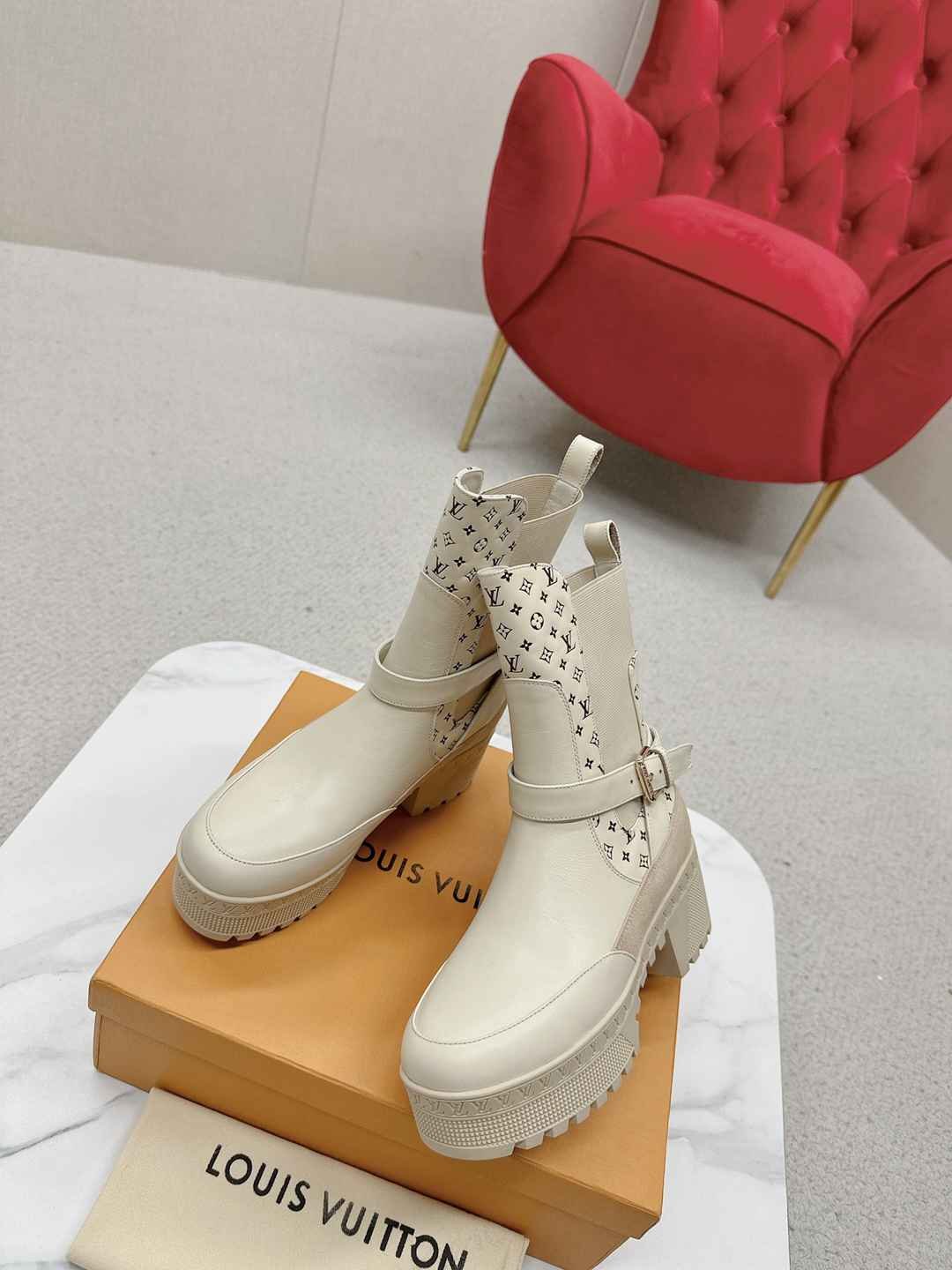 L0vis Vvtt0n Laureate Platform Chelsea Boot Beige 1Acaa1