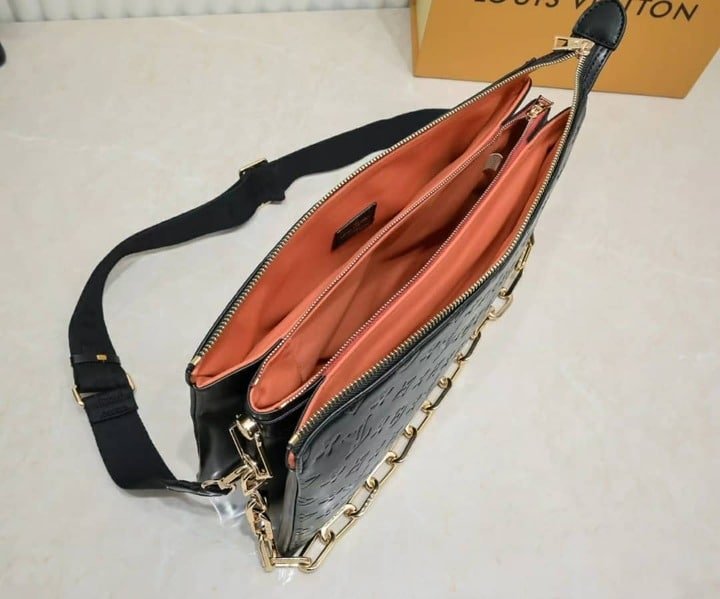 L0vis Vvtt0n Coussin MM Bag Black 34Cm