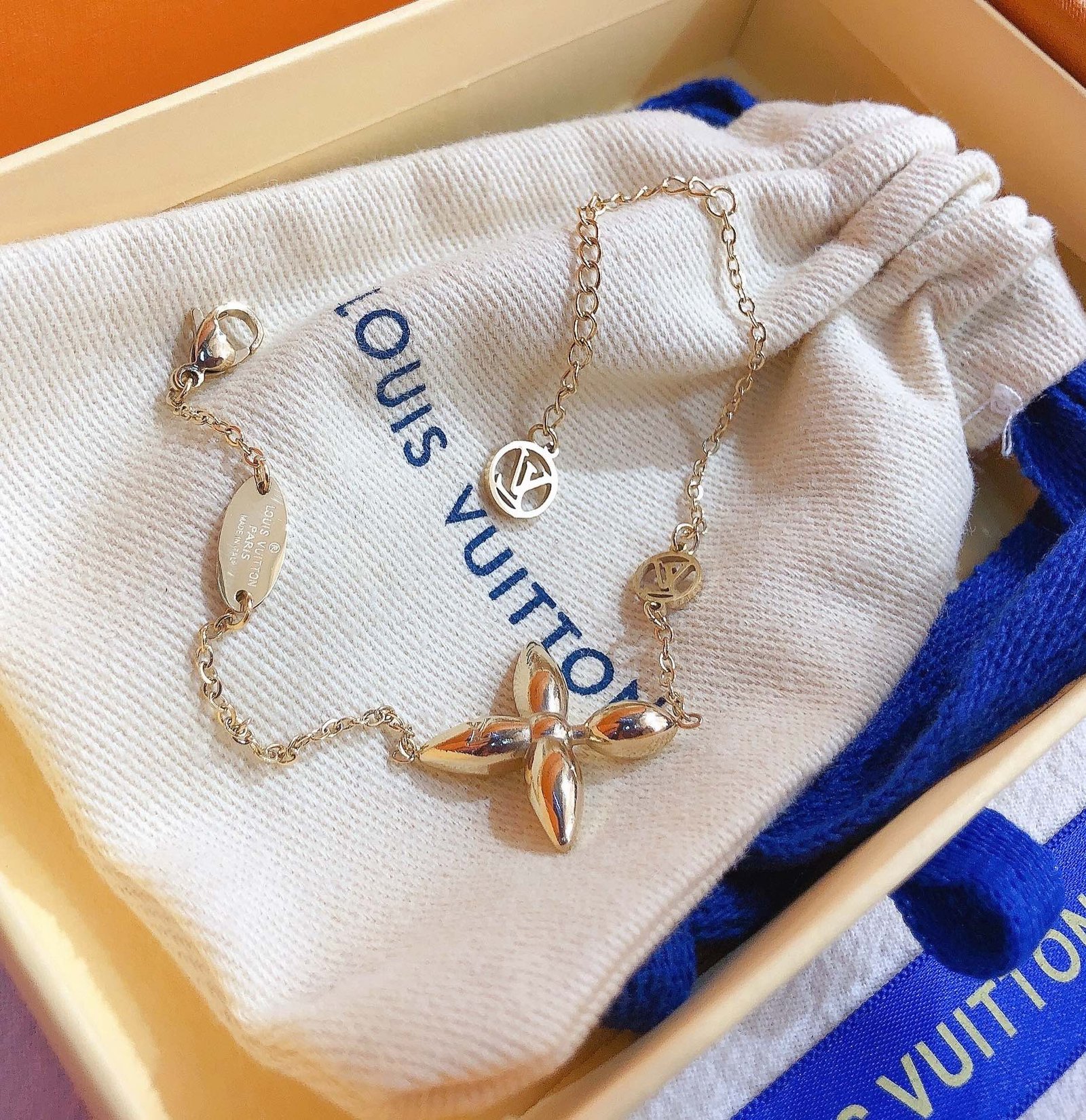L0vis Vvtt0n L0visette Bracelet Gold M00372
