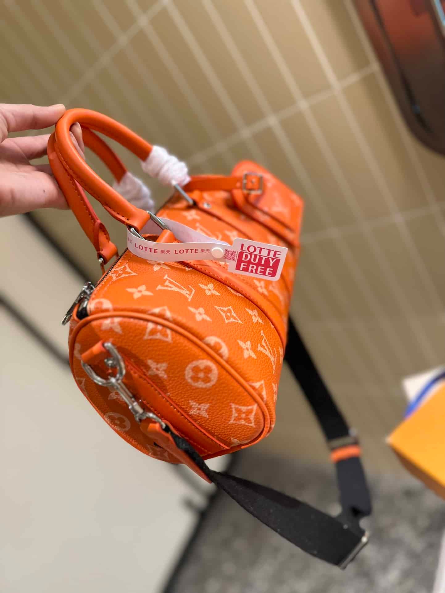 L0vis Vvtt0n Keepall Bandoulière 25 Tangerine 25Cm M31044