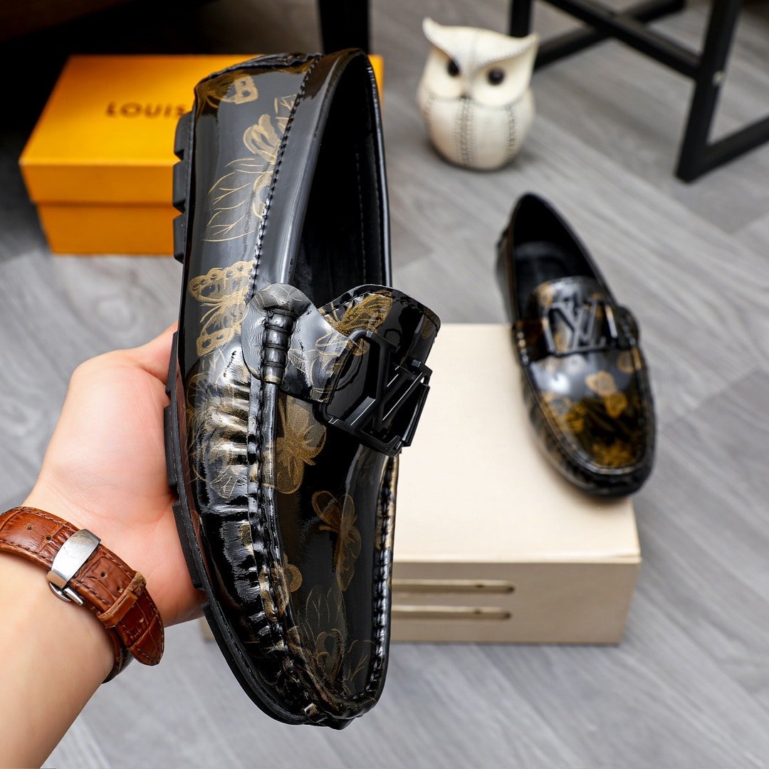 L0vis Vvtt0n Loafer Polish Leather With Butterfly Pattern In Black