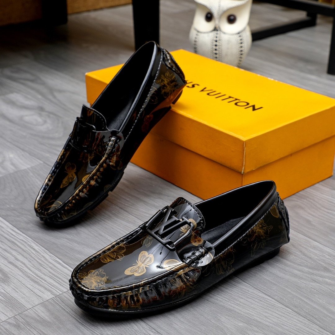 L0vis Vvtt0n Loafer Polish Leather With Butterfly Pattern In Black