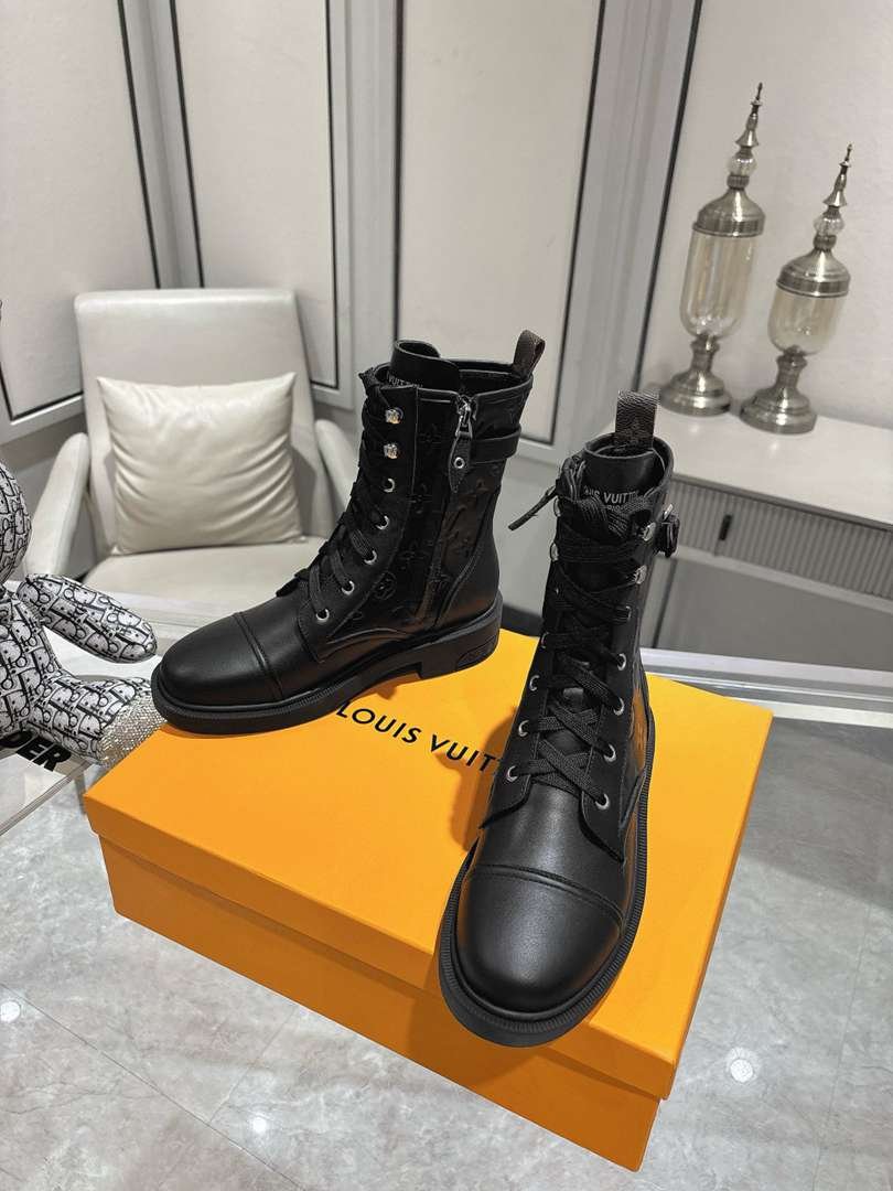 L0vis Vvtt0n Citizen Flat Ranger Boot Monogram Black 1Aday2