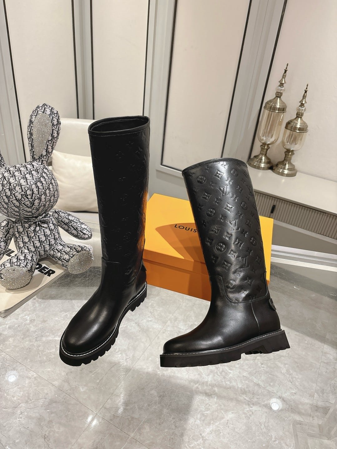 L0vis Vvtt0n Territory Flat High Boot Black 1Add2X
