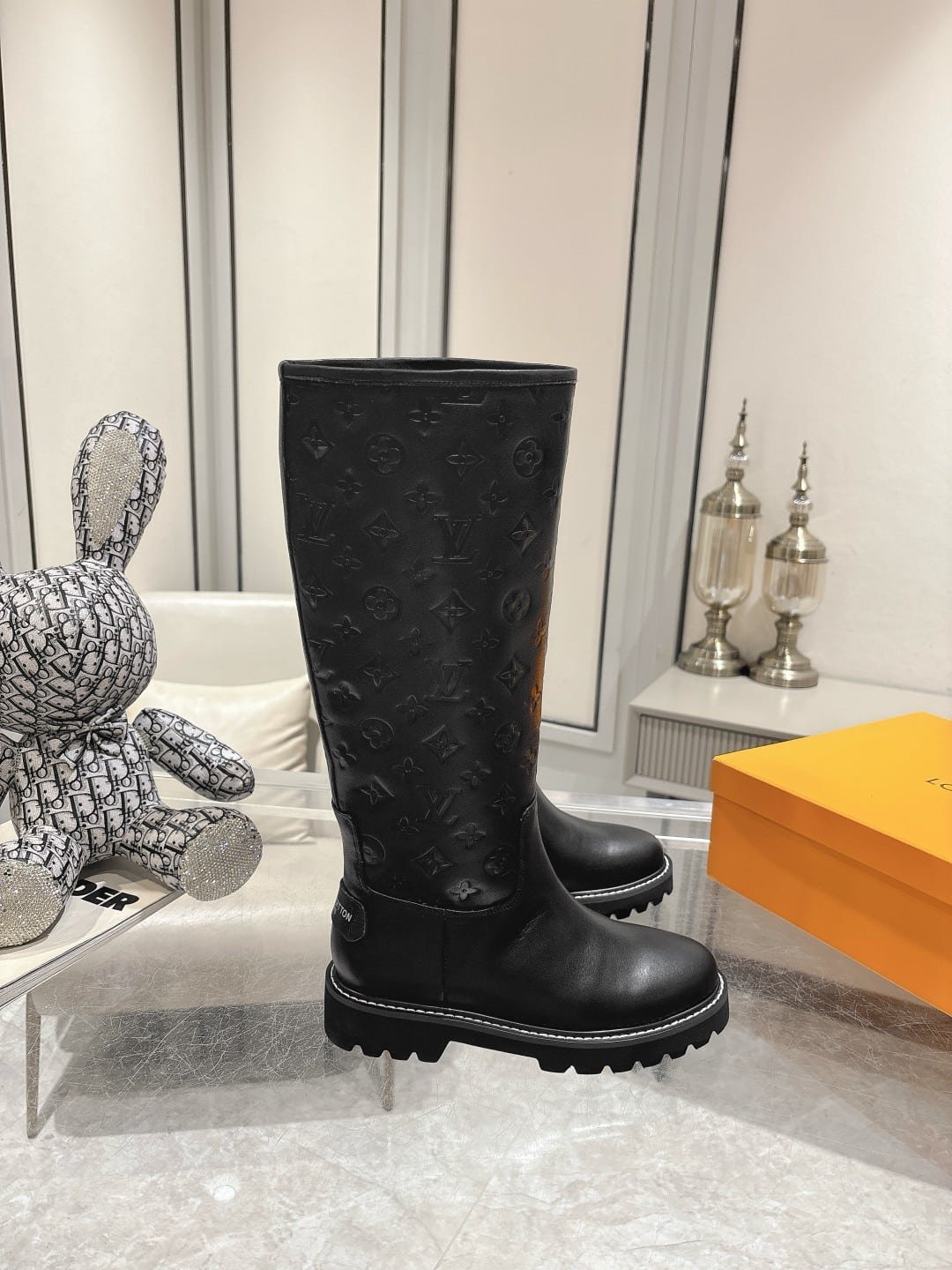 L0vis Vvtt0n Territory Flat High Boot Black 1Add2X