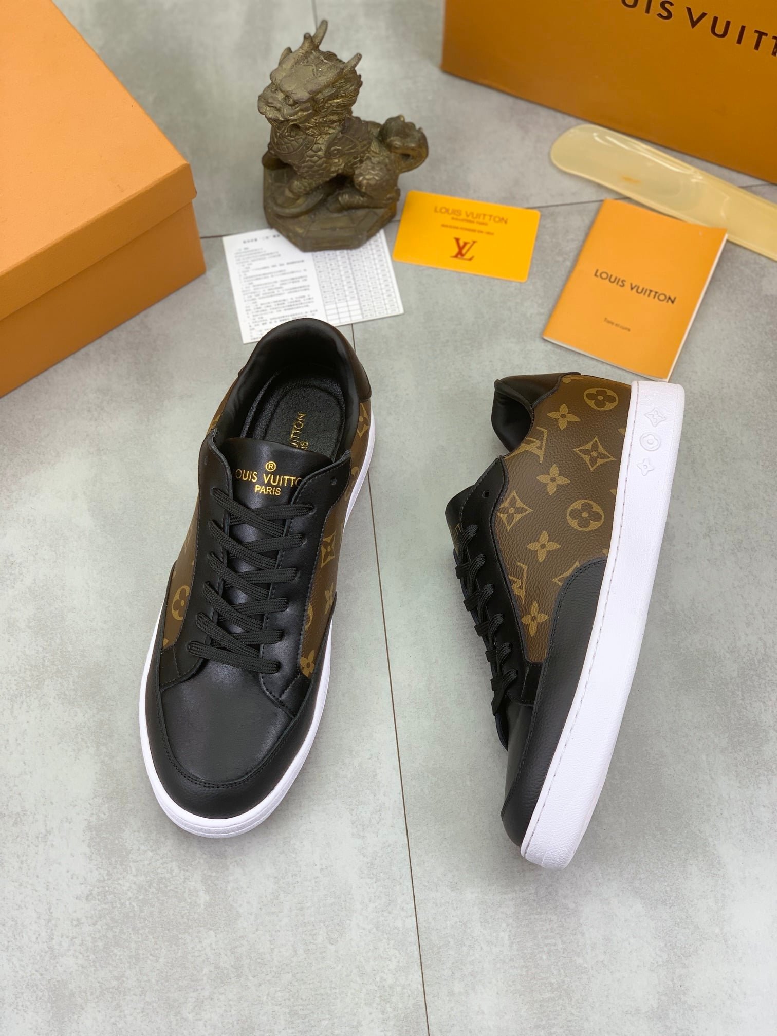 L0vis Vvtt0n Sneaker Calfskin Monogram Pattern In Brown
