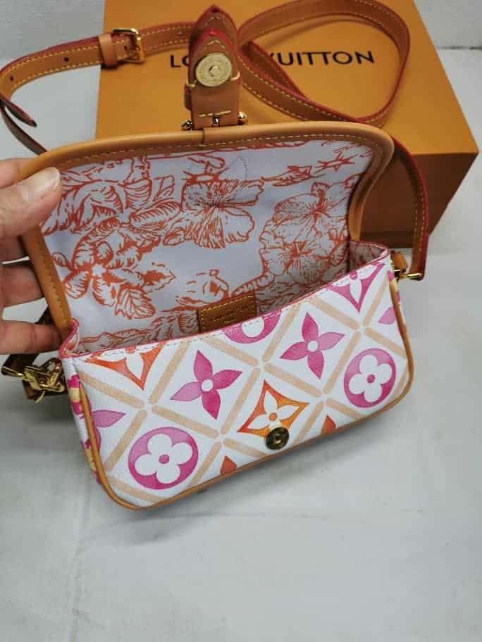L0vis Vvtt0n Nano Diane Bag Monogram Canvas Coral 20Cm M83621