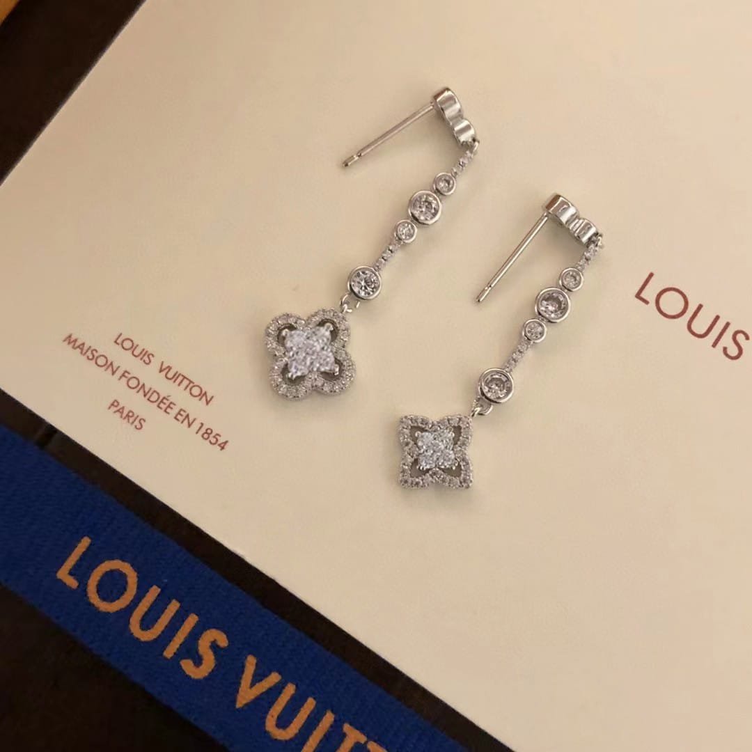 L0vis Vvtt0n Monogram Fusion Earrings White Gold Q96149