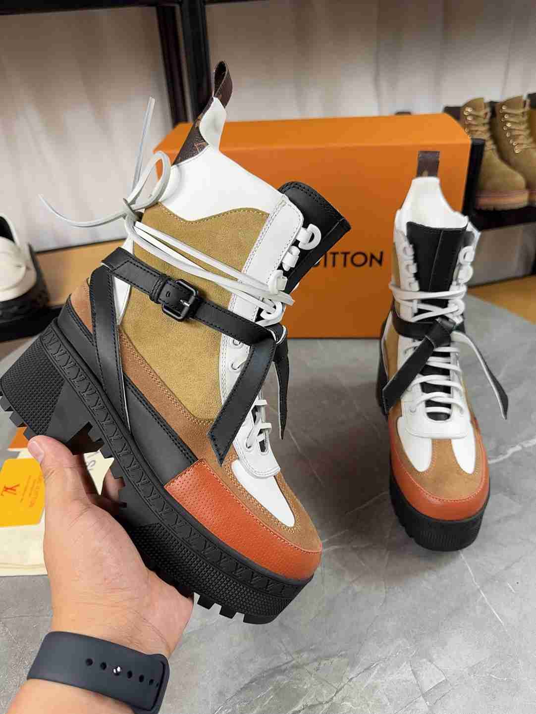 L0vis Vvtt0n Laureate Platform Desert Boot Beige 1Ad24J