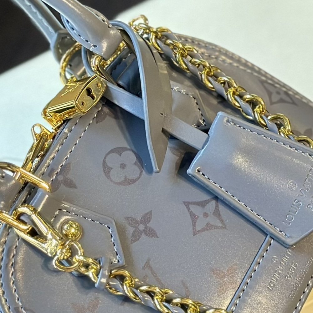 L0vis Vvtt0n Alma Bb Gris Trianon 18Cm M12561