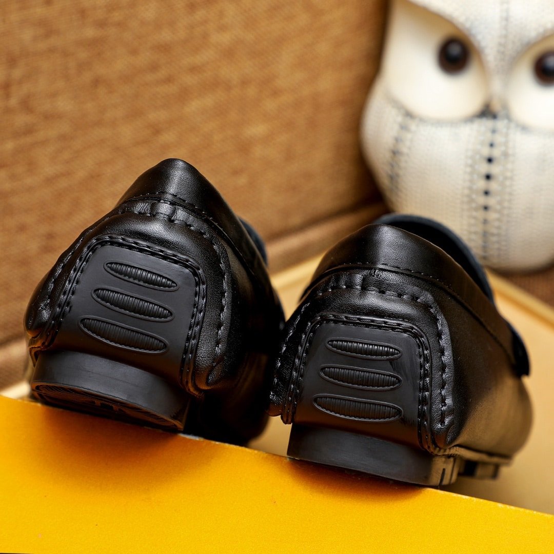 L0vis Vvtt0n Loafer Matte Leather With Lv Logo In Black