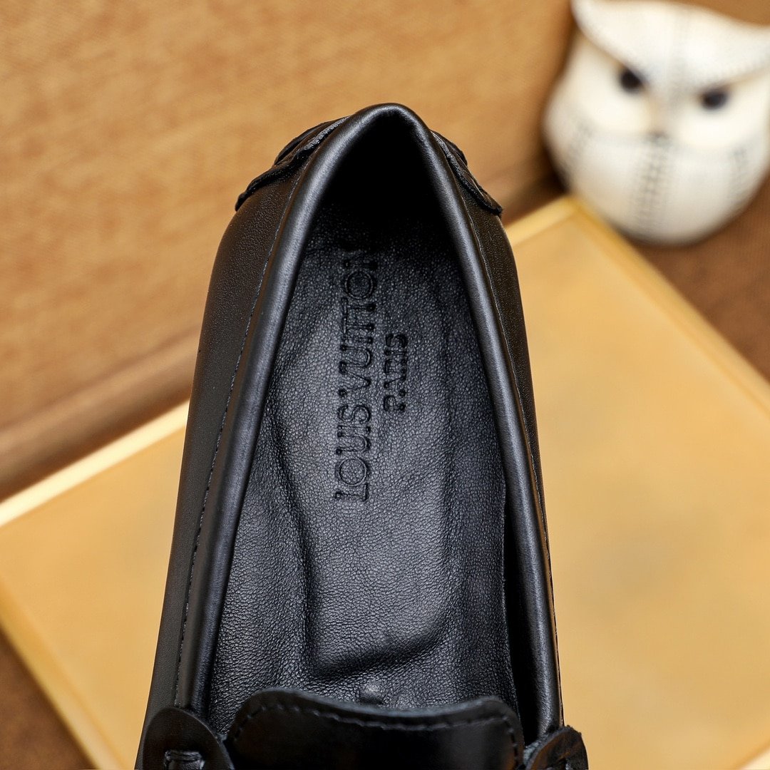 L0vis Vvtt0n Loafer Matte Leather With Lv Logo In Black