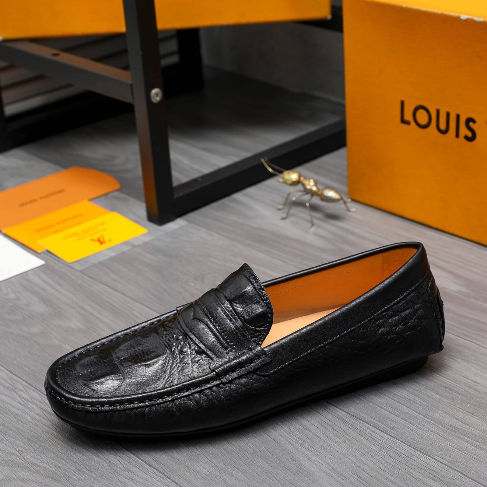 L0vis Vvtt0n Loafer Alligator Matte Leather In Black
