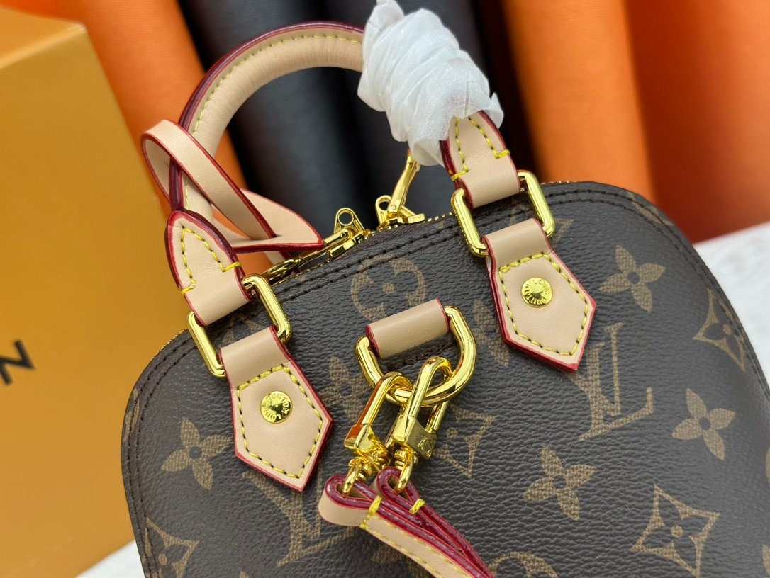 L0vis Vvtt0n Alma Backpack Monogram Canvas 20Cm M47132