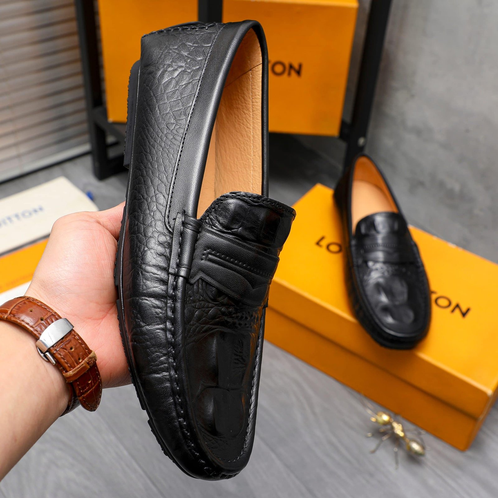 L0vis Vvtt0n Loafer Alligator Matte Leather In Black