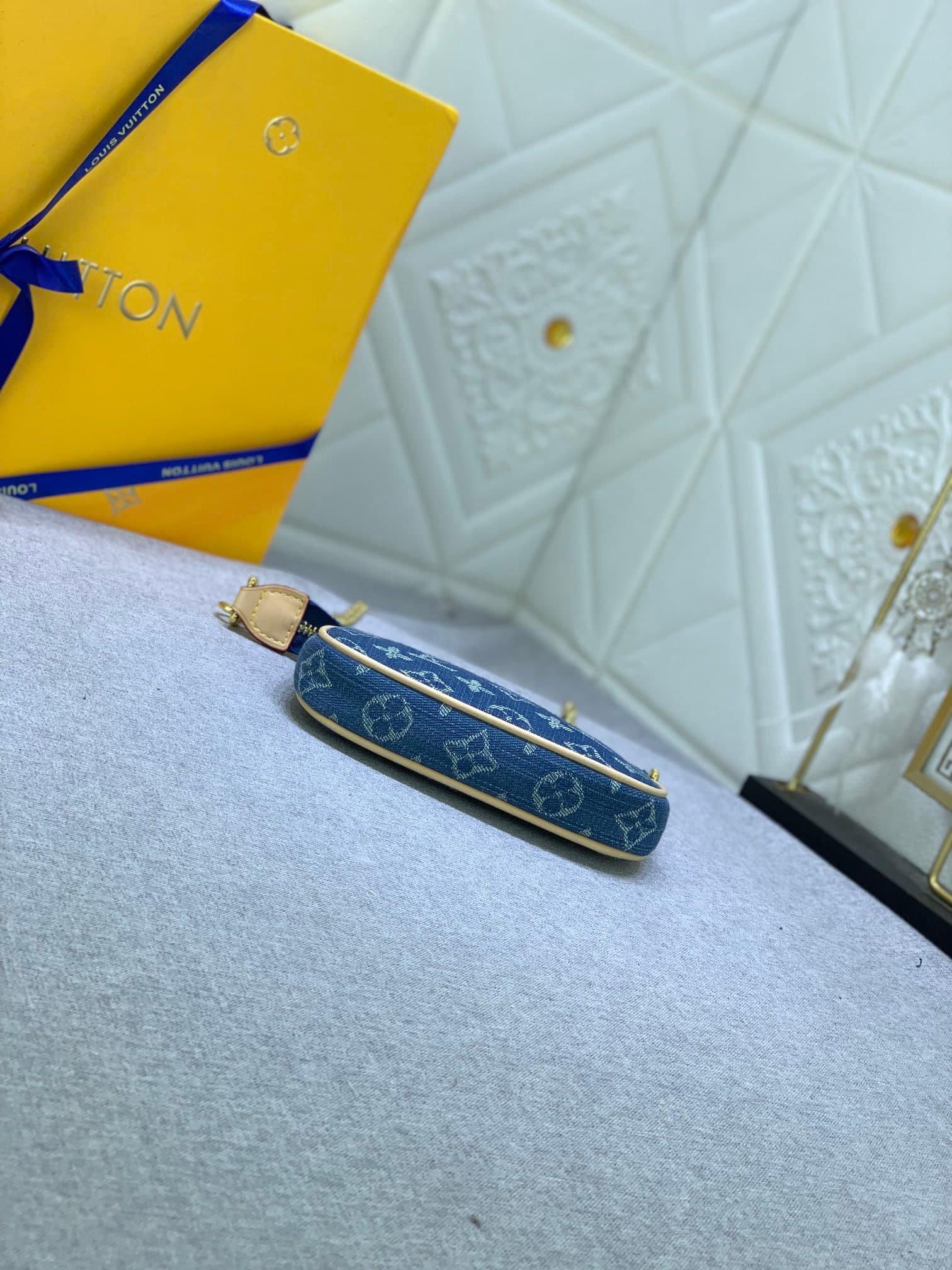 L0vis Vvtt0n Mini Pochette Accessoires Monogram Denim Blue 10Cm M82960