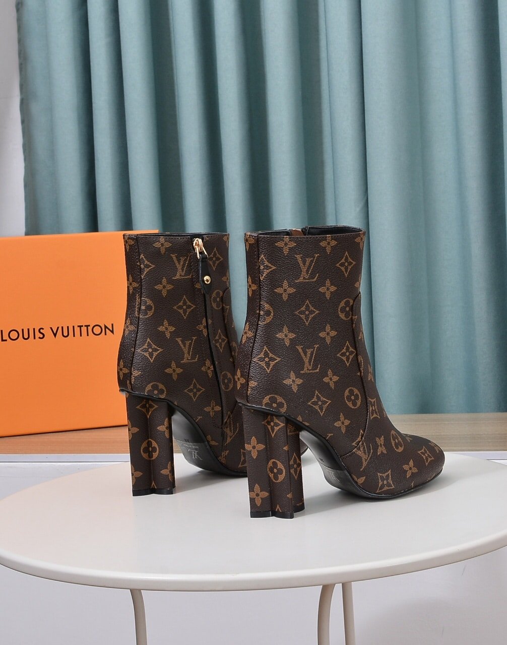 L0vis Vvtt0n Silhouette Ankle Boot Monogram Brown